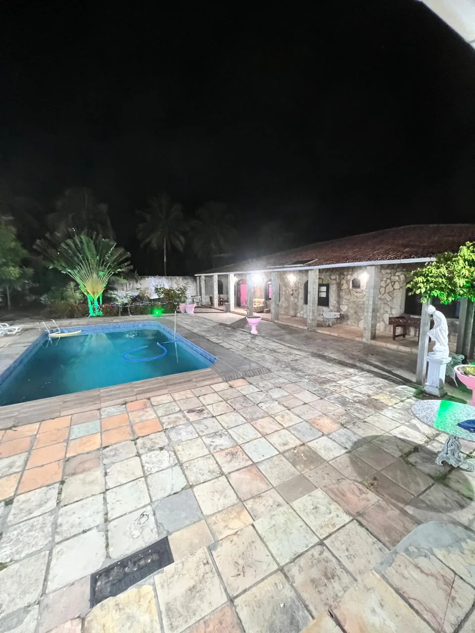 Galeria institucional visao geral piscina noite